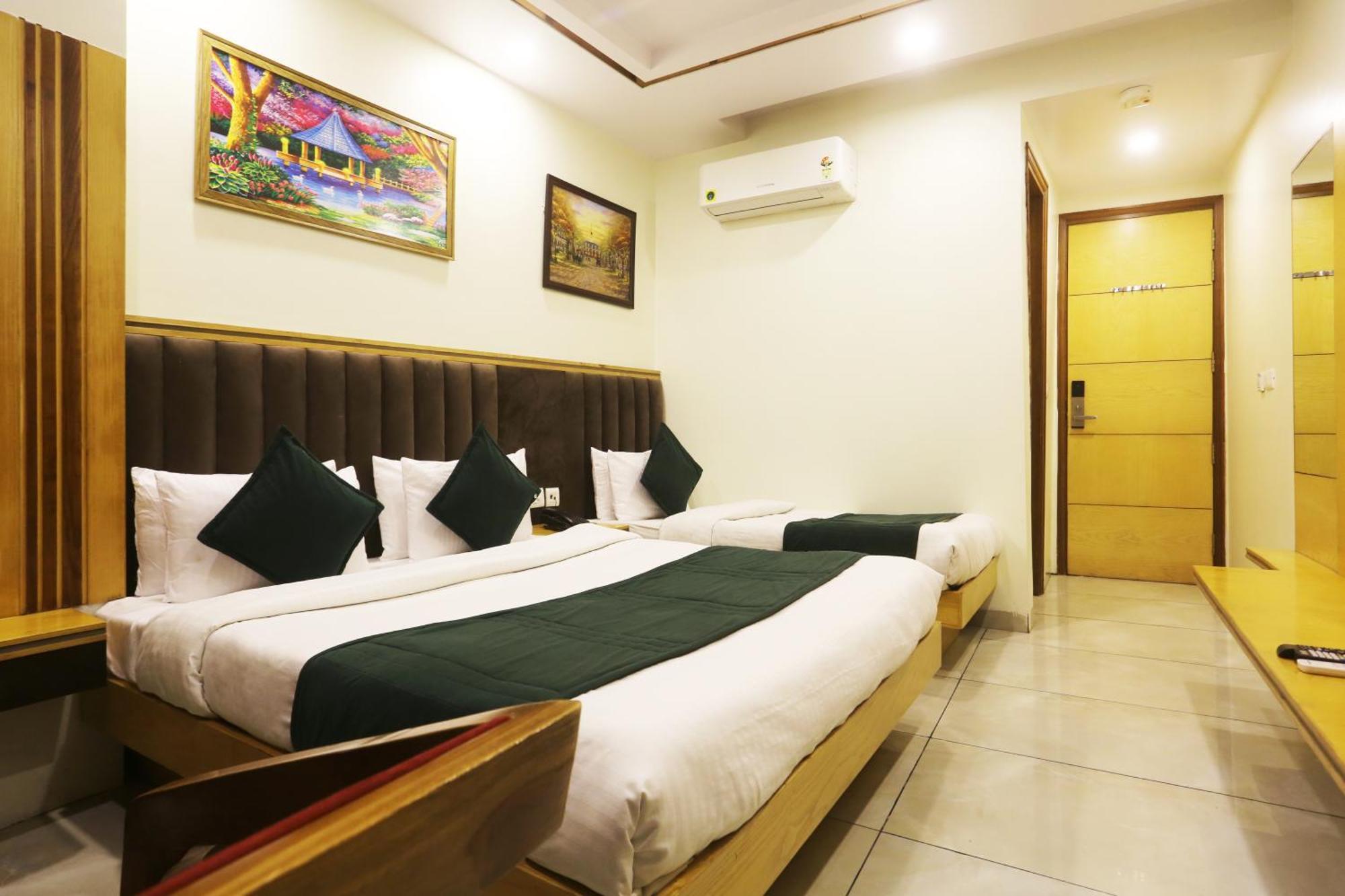 Hotel Aman Imperial Just A Minute Away From New Delhi Railway Station And Connaught Place Exterior foto