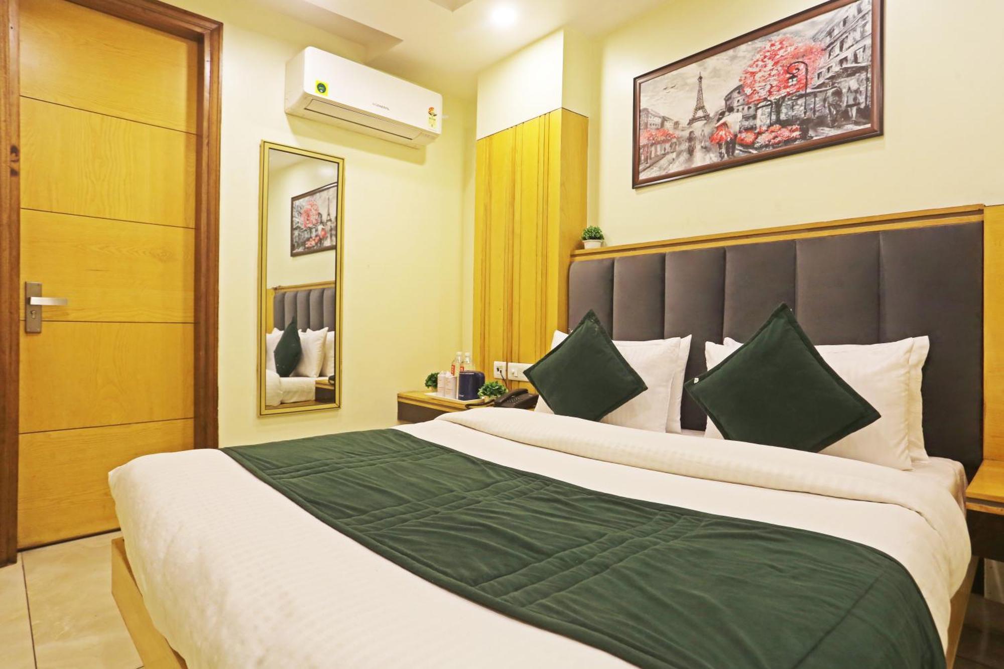 Hotel Aman Imperial Just A Minute Away From New Delhi Railway Station And Connaught Place Exterior foto